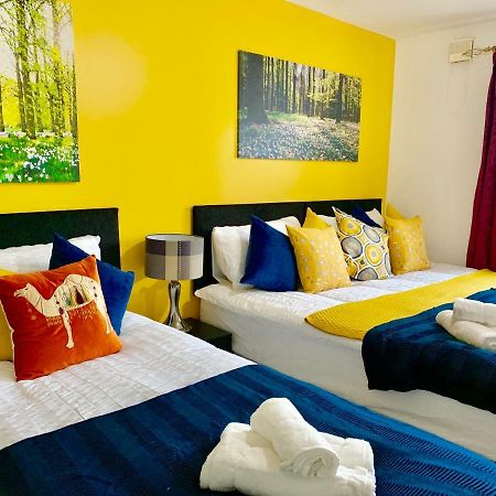 2 Bedrooms Modern Apartment, Lounge, Full Kitchen, Balcony, 5 minutes Stratford Station London Exterior foto