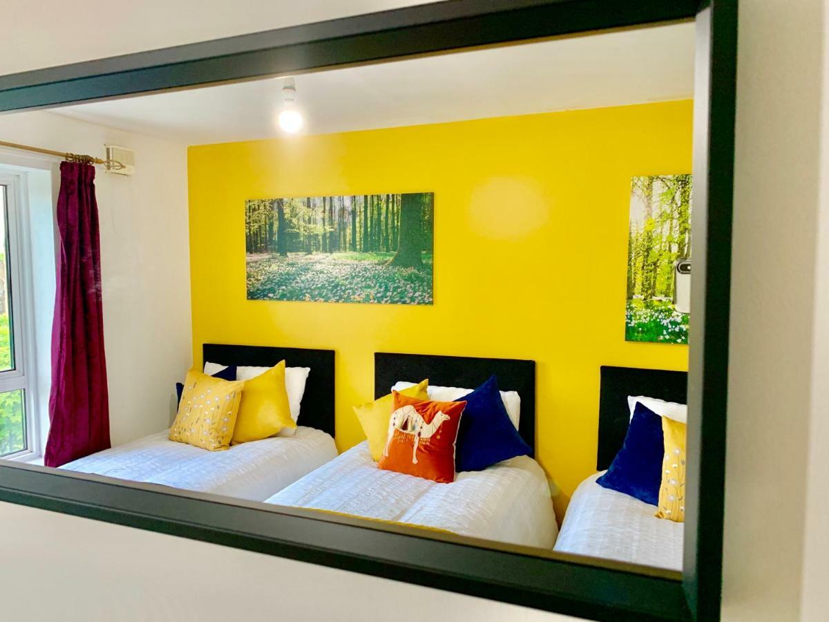 2 Bedrooms Modern Apartment, Lounge, Full Kitchen, Balcony, 5 minutes Stratford Station London Exterior foto